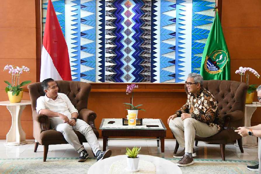Bey Machmudin Bersilaturahmi dengan Wali Kota Bandung Terpilih