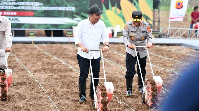 Bey Machmudin Hadiri Launching Gerakan Penanaman Jagung 1 Juta Hektare di Subang