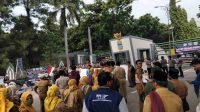 Kisruh Seleksi PPPK Guru Honor Lakukan Aksi Demonstrasi di Pemkab Bekasi Kisruh Seleksi PPPK Guru Honor Lakukan Aksi Demonstrasi di Pemkab Bekasi