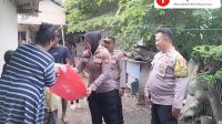 Jumat Berkah Kapolsek Kedungwaringin Berikan Bantuan Sembako Jumat Berkah Kapolsek Kedungwaringin Berikan Bantuan Sembako