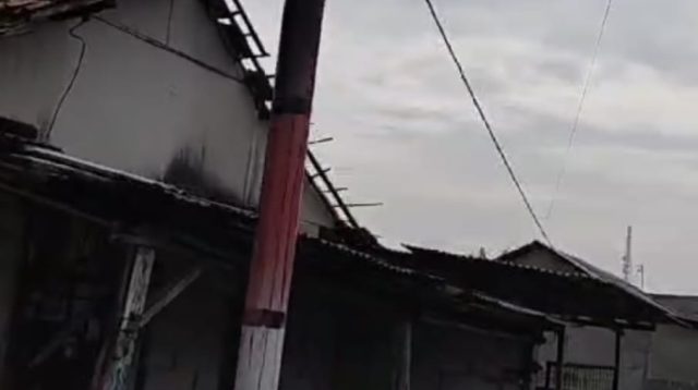 Tiang WiFi Tak Beriizin Bebas Menancap di Dusun III Desa Sukamulya