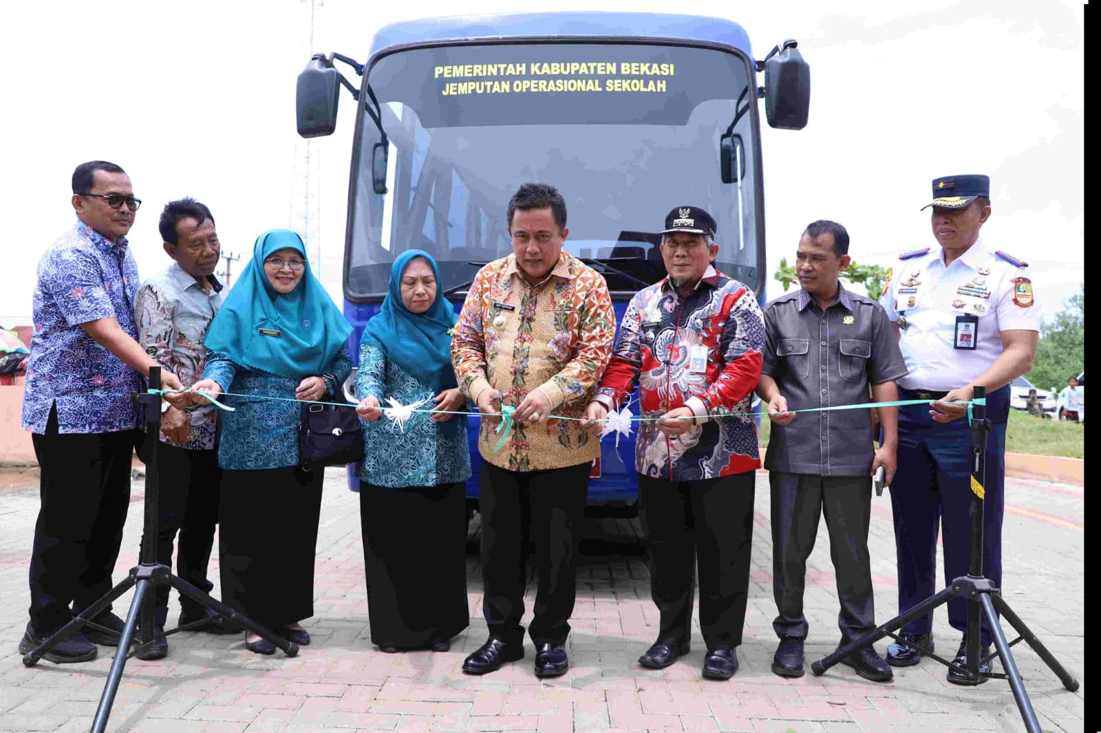 Peluncuran Bus Sekolah Bekas untuk Kurangi Angka Putus Sekolah di Muaragembong