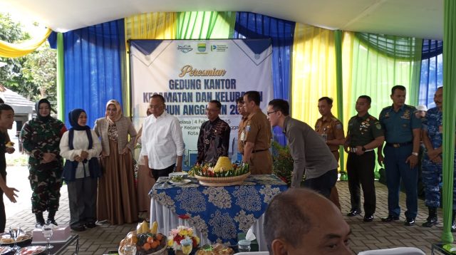 Pj. Walikota Bandung Resmikan Gedung Kecamatan Batununggal dan Kelurahan