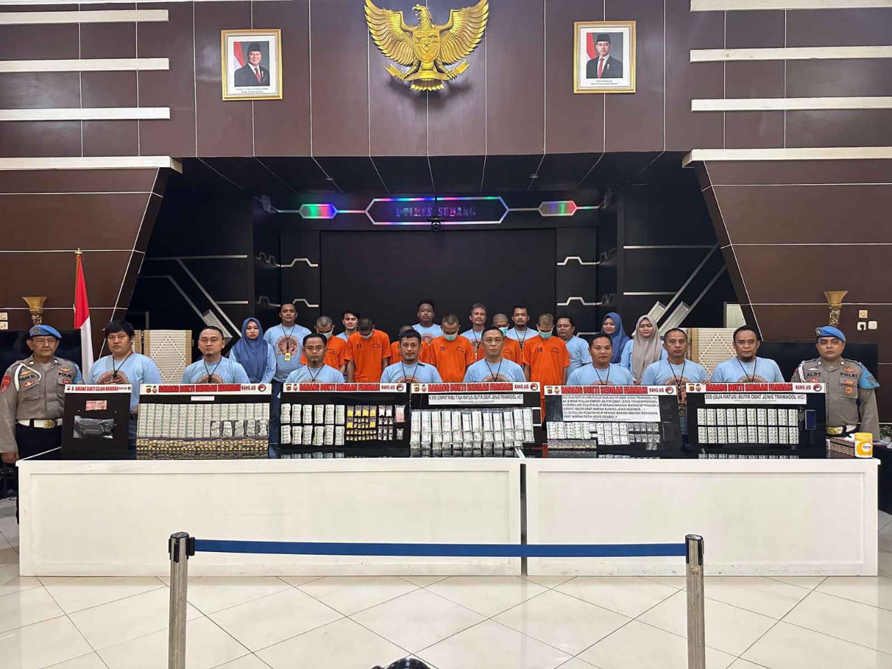 Satres Narkoba Polres Subang  Ungkap Obat Sediaan Farmasi Ilegal, Enam Tersangka Di Amankan