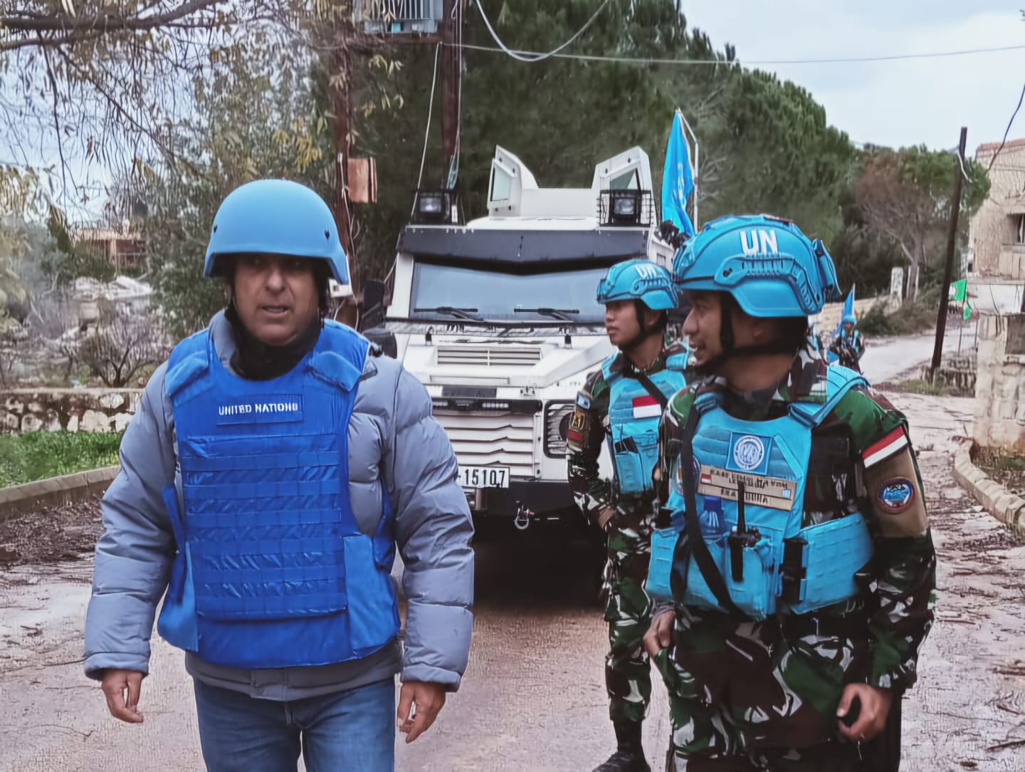 Satgas Indobatt XXIII-R Laksanakan Foot Patrol di Lebanon Selatan, Wujudkan Stabilitas dan Implementasi Resolusi DK PBB 1701