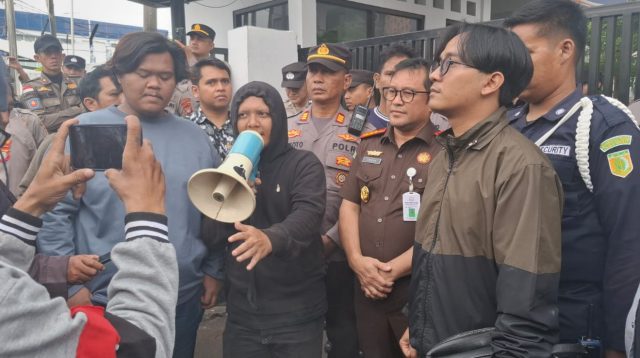 Gabungan LSM dan PK PMII Gelar Aksi Demonstrasi Dugaan Korupsi di Dispora Kota Bekasi