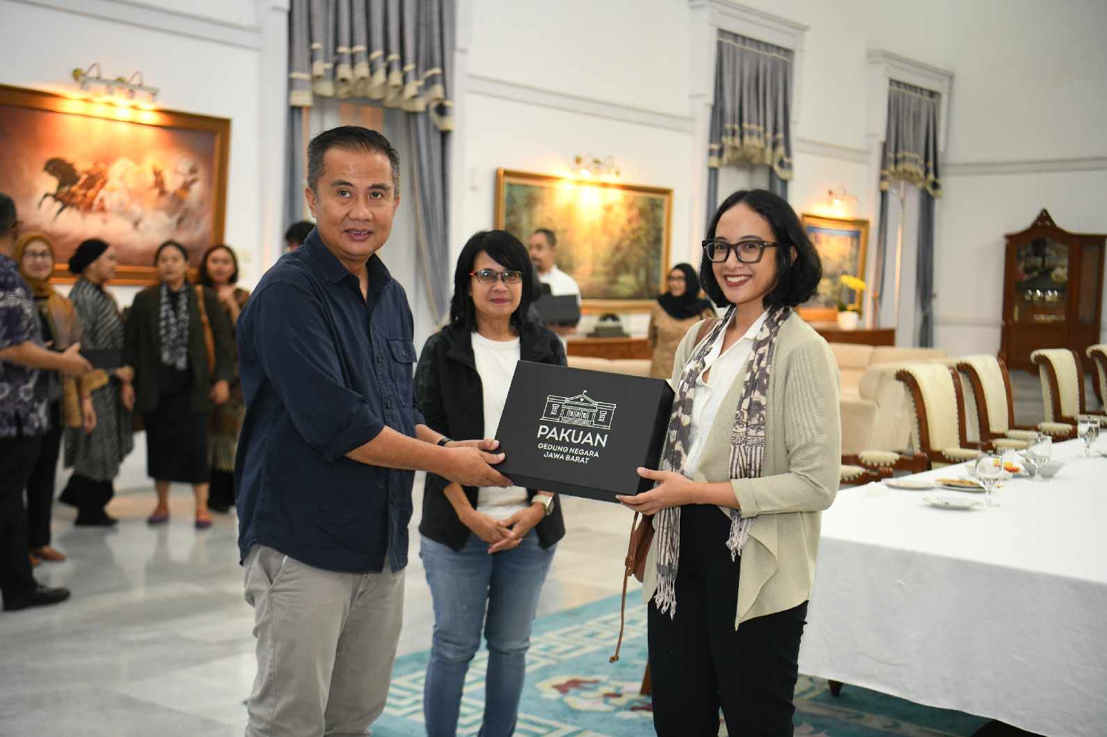 Bey Machmudin Terima Kunjungan Keluarga Gubernur Pertama Jawa Barat