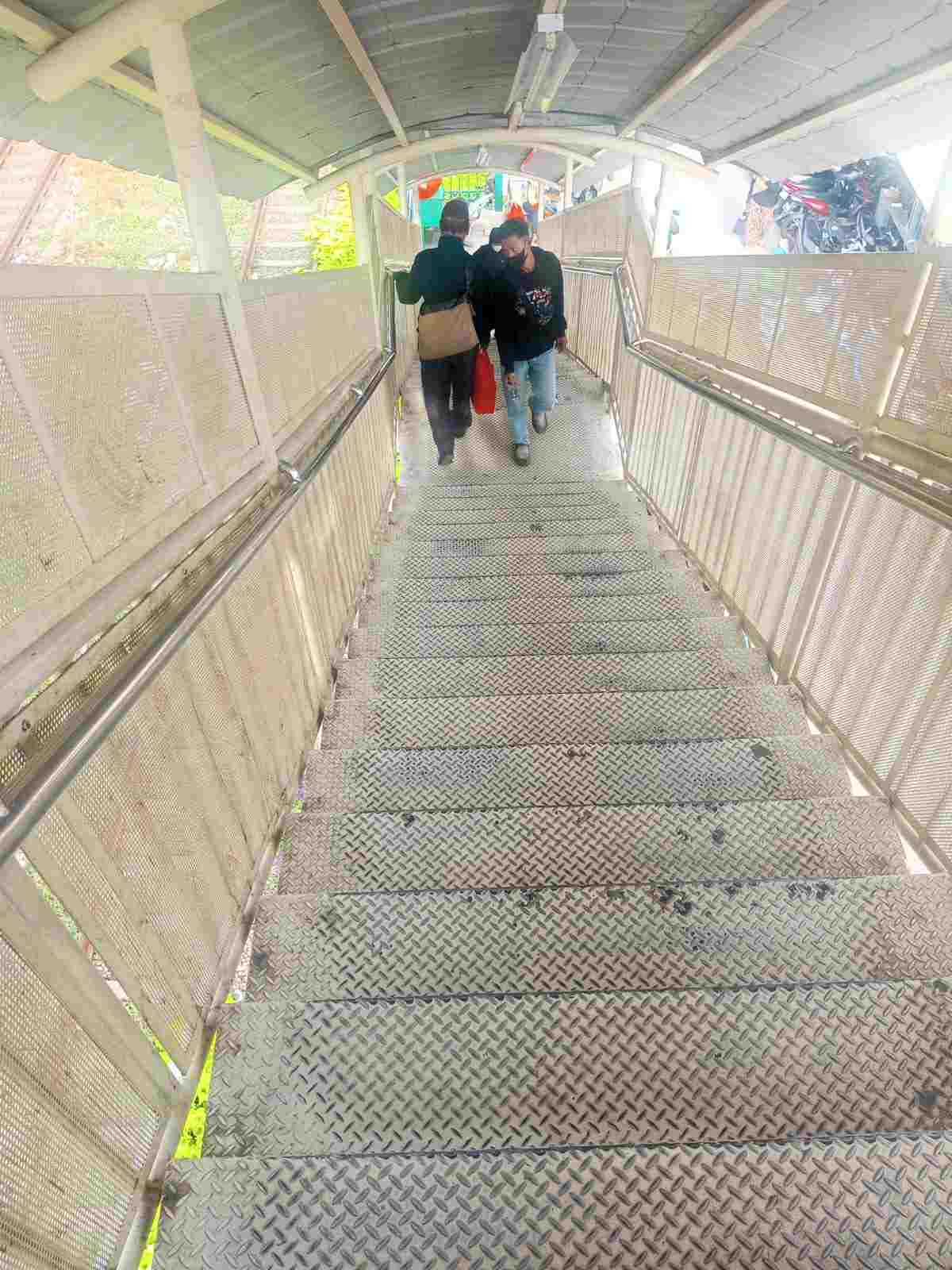 Keterangan foto: Stasiun Kereta Api Tambun Bekasi, Jawa Barat.(Ft istimewa)