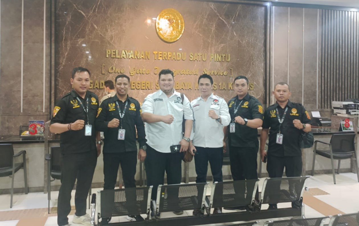 Fais Adam dan Agung Sulistio Hadiri Sidang Perdana LPK-RI vs PT. ACC Cabang Surabaya di Pengadilan Negeri Surabaya
