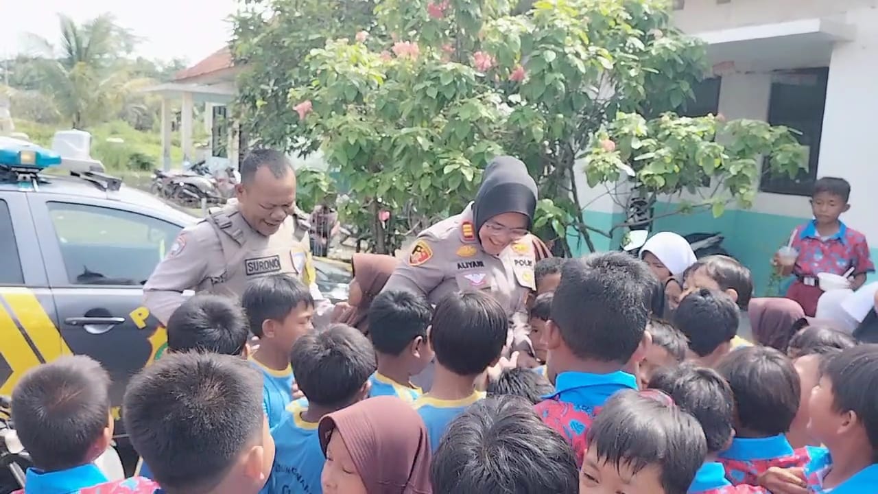 Kapolsek AKP Aliyani  S.H Silaturahmi  Bersama Tenaga pengajaran  Forum Koordinasi Pimpinan Kecamatan Kedungwaringin