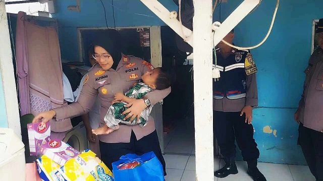 Akp Aliyani Kembali Serahkan Bantuan kepada Anak Menderita Sakit Hidrosefalus (Pembesaran kepala)