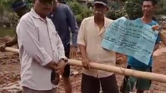 Aksi Demo Warga Desa Lenggahsari Protes Proyek Pertamina, Suharto: “Permasalahan Sudah Beres”