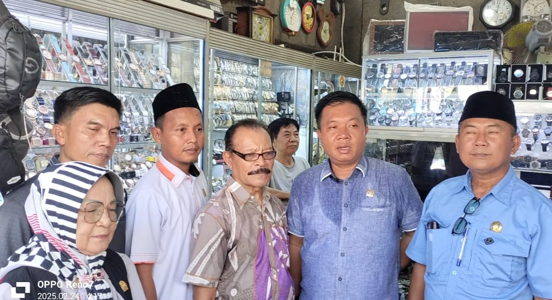 Keterangan foto ::Retrebusi Bodong, Mengakibatkan Kebocoran PAD Pemkab Lampura, Komisi II DPRD Lakukan Sidak Pasar,Senin,25/02/2025