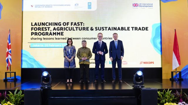 Inggris dan Indonesia Luncurkan Program Hutan, Pertanian, dan Perdagangan Berkelanjutan (FAST)