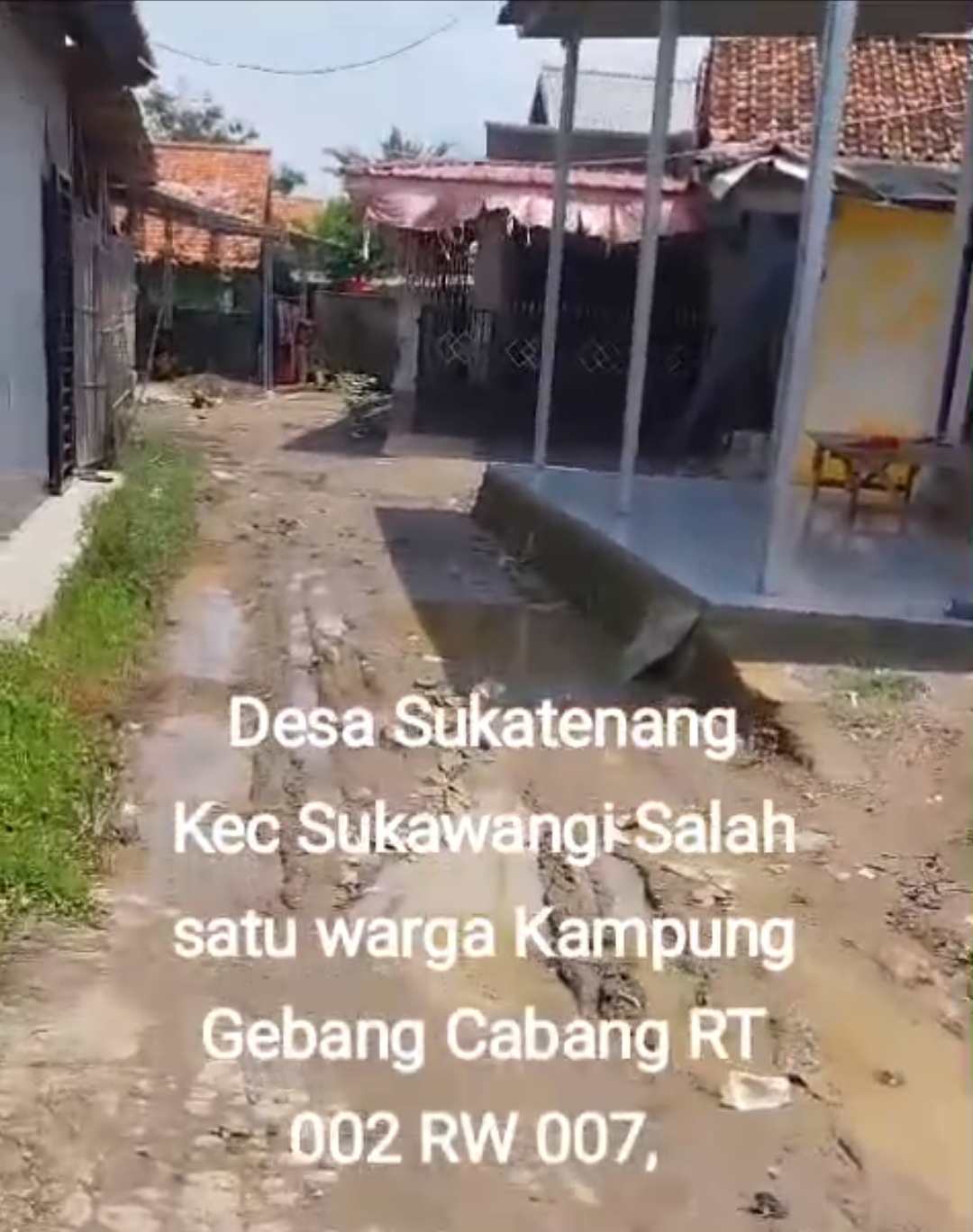 Jalan Rusak dan Nama Kampung Misterius, di Tengah Anggaran Miliaran, Warga Sukatenang Pertanyakan Transparansi Dana Desa