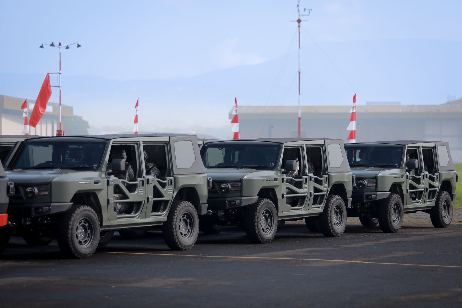 Wali Kota Bandung Apresiasi Inovasi Maung MV3 PT Pindad