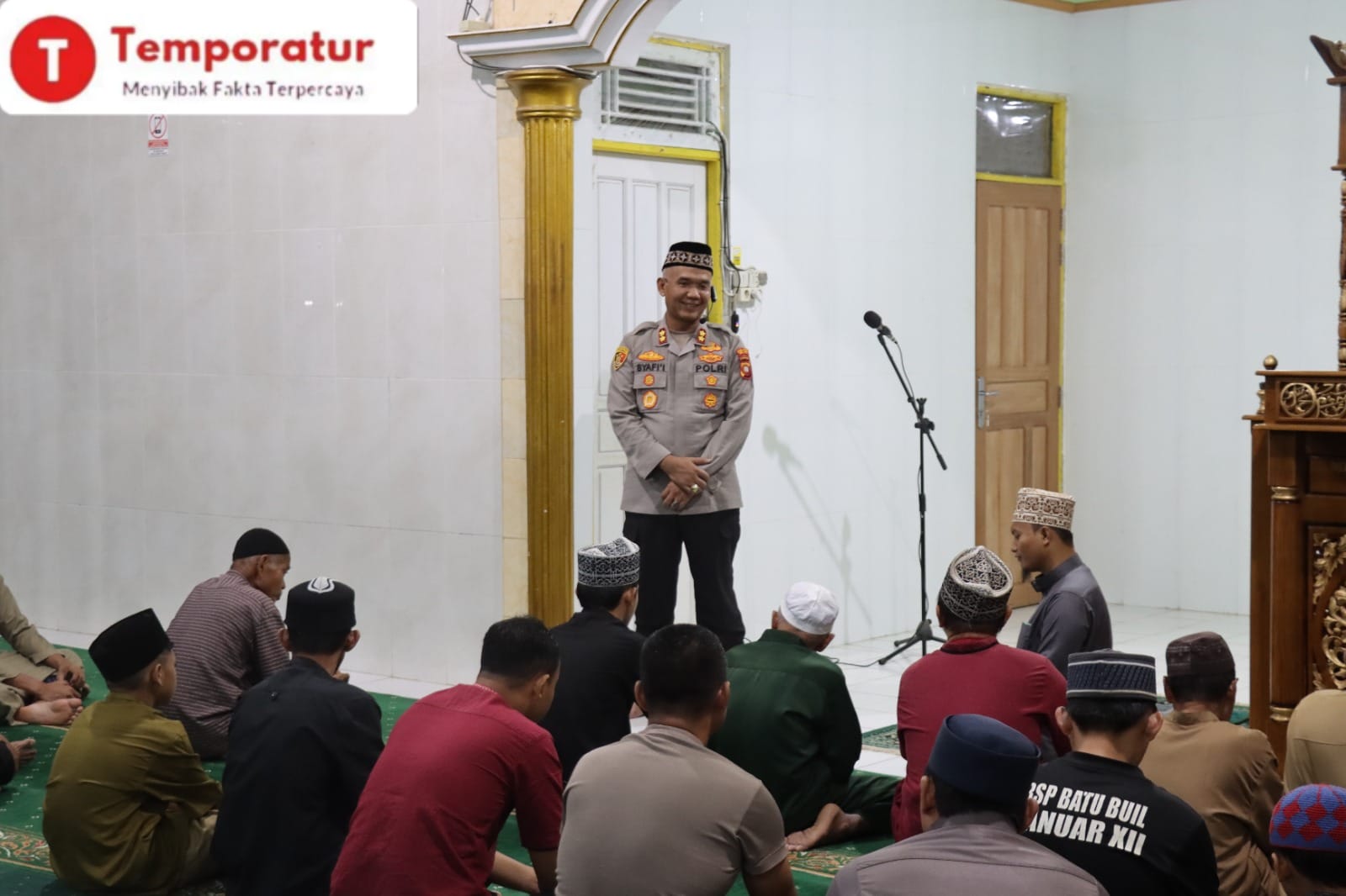 Kapolsek Belimbing Pimpin Pengamanan Shalat Tarawih di Masjid Al-Mujahidin