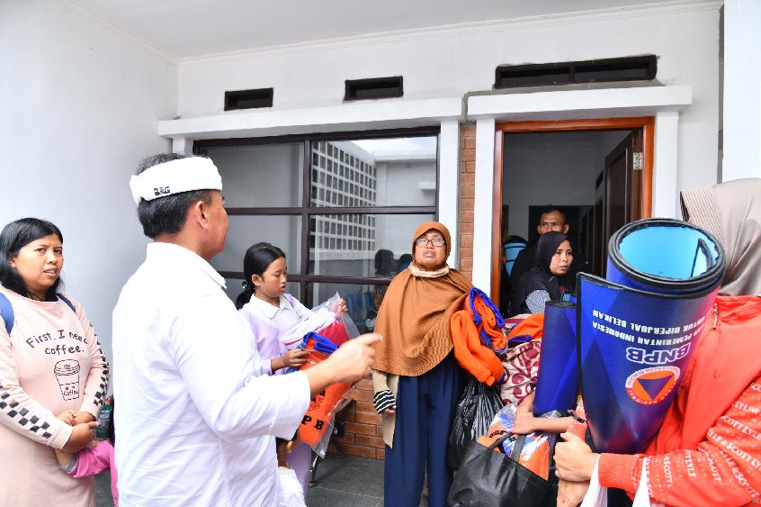 Pemdaprov Salurkan Bantuan bagi Korban Banjir Bandung Selatan