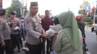 Kapolres Langkat Berbagi Takjil Berkah Ramadhan Terhadap Sesama