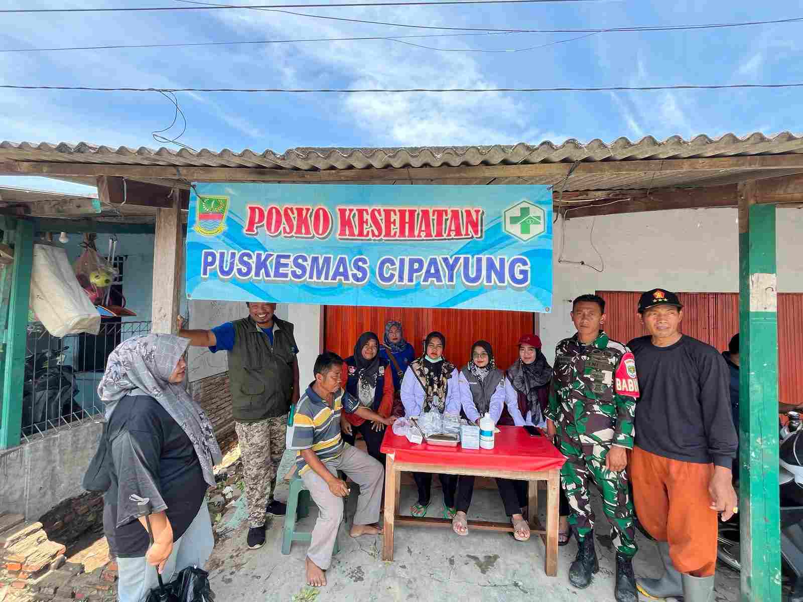 Puskesmas Cipayung Cikarang Timur Sigap dalam Malayani Masyarakat Terdampak Musibah Banjir