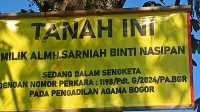 Ahli waris dikagetkan dengan adanya plang sengketa di lahannya Ahli waris dikagetkan dengan adanya plang sengketa di lahannya