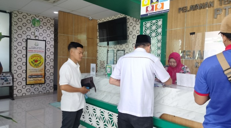 Tersandung Kasus Gratifikasi PTSL dan Kasus Asusila, Masyarakat Tuntut Kades Pabuaran Mundur