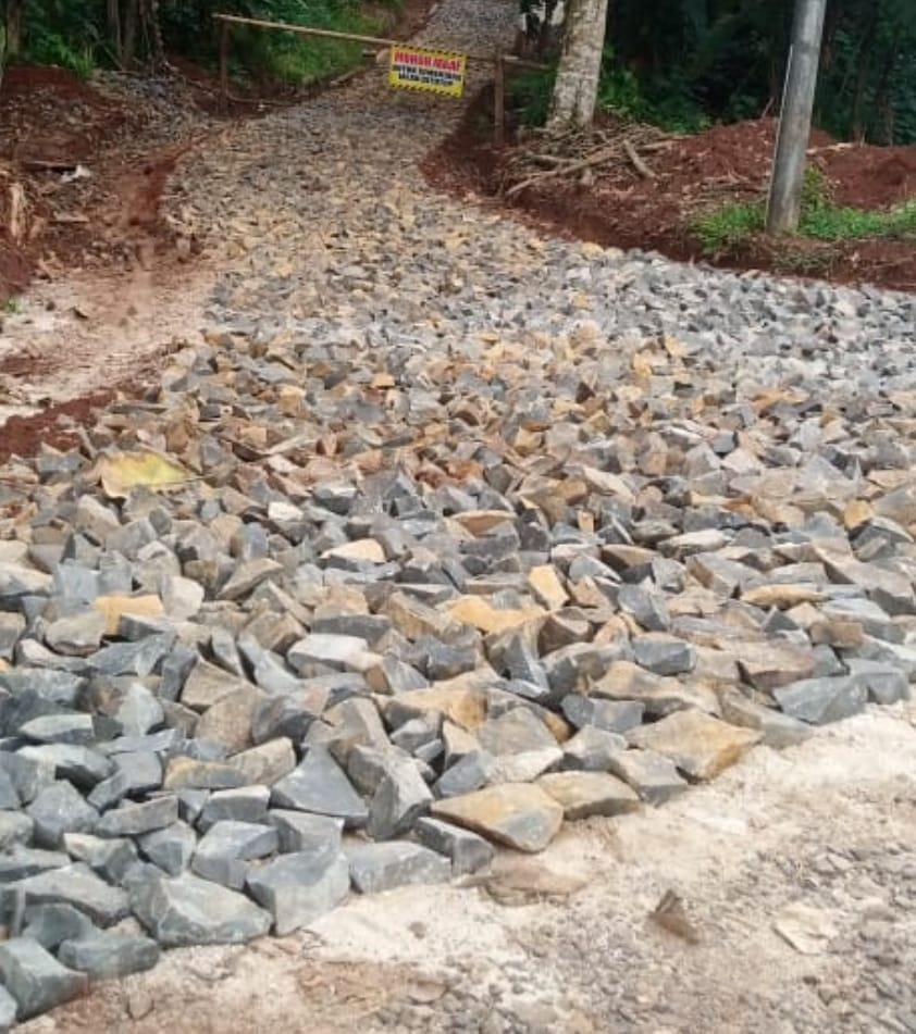 Kepala Desa Way Melan Realisasikan Jalan Usaha Tani Tahap Pertama Di Dusun III Way Melan