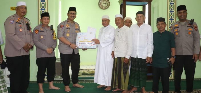 Kapolres Langkat Gelar Jumat Curhat di Masjid Al Muhajirin Kelurahan Perdamaian