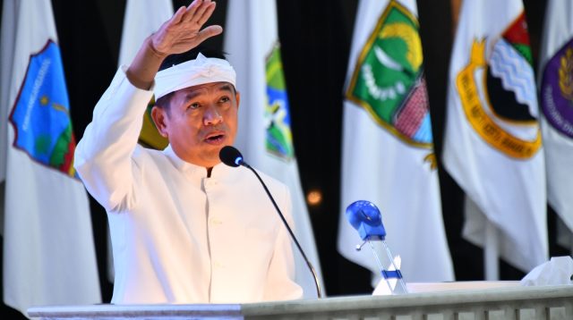 Gubernur Dedi Mulyadi Sampaikan LKPJ 2024, Apresiasi kepada Bey Machmudin