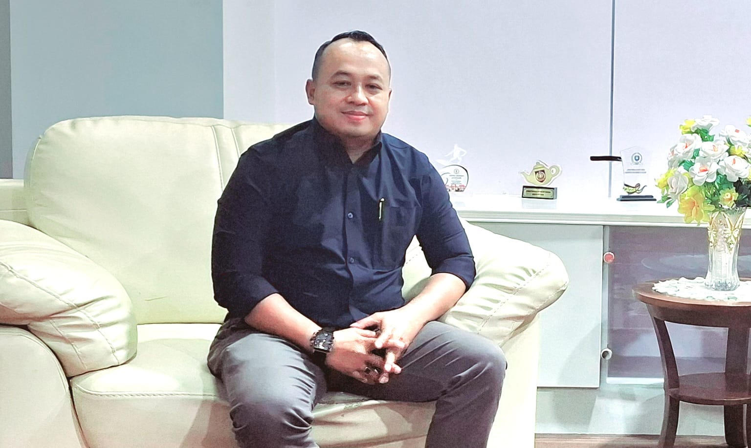 Ade Muksin Ketua PWI Bekasi Raya Minta Institusi Kepolisian Menindak Tegas Hendro oknum Reskrim Ngaku Dinas di Polres Metro Bekasi