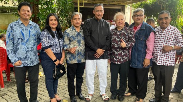 Hari ke 2 Idul Fitri, Pengurus PGLII Kota Bekasi Berlebaran di Kediaman Walikota Tri Adhianto