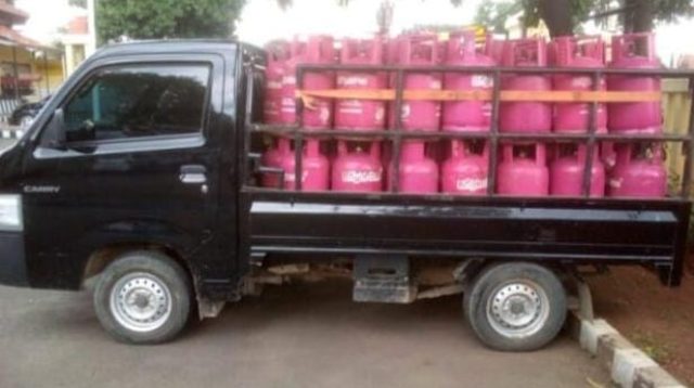 Polsek Cileungsi Tahan Mobil Pengangkut Gas LPG 12 Kg,Tak Sesui Prosedur