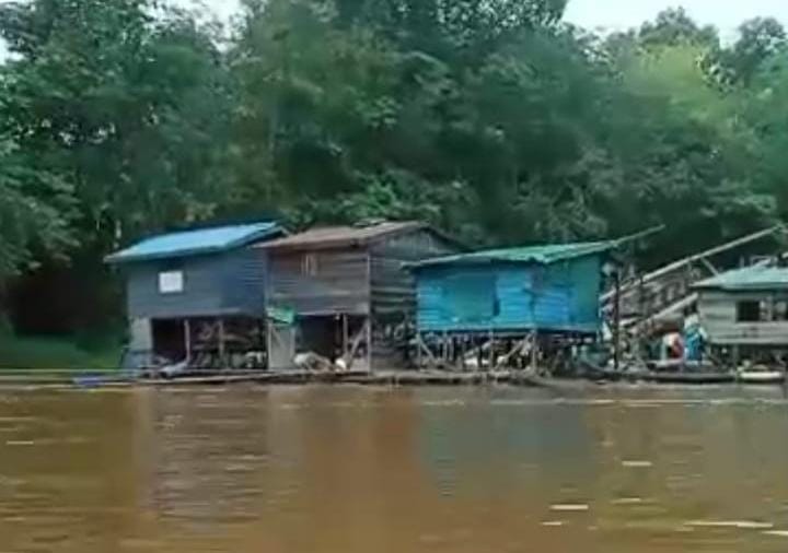 Pembuangan Limbah ke Laut Diduga Tanpa Izin, PT. DIB dan DLH Kalbar Pilih Diam 1 Dokumentasi Temporatur.com