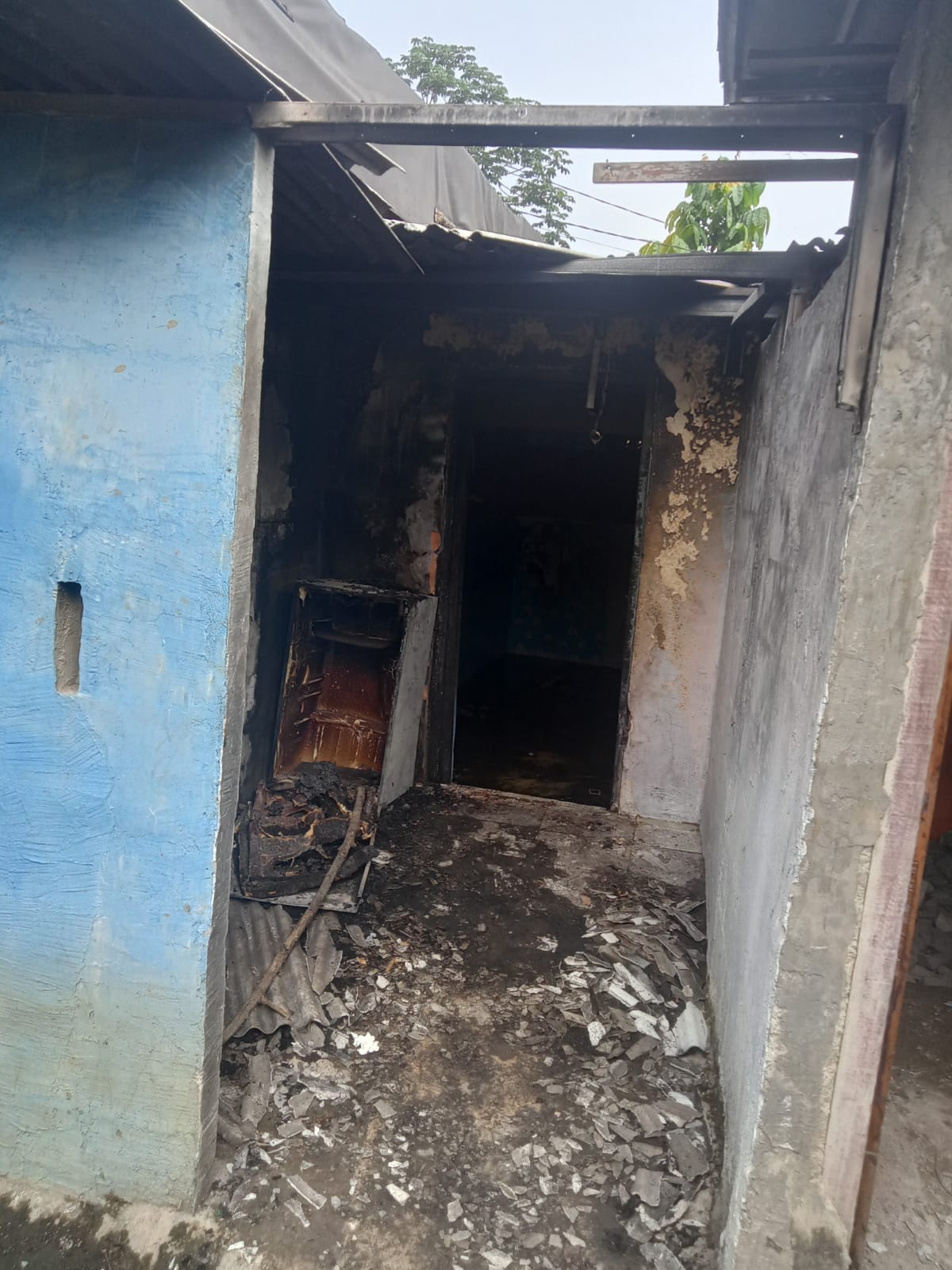 Keterangan foto : Rumah Sihombing diduga korban Gas LPG oplosan 