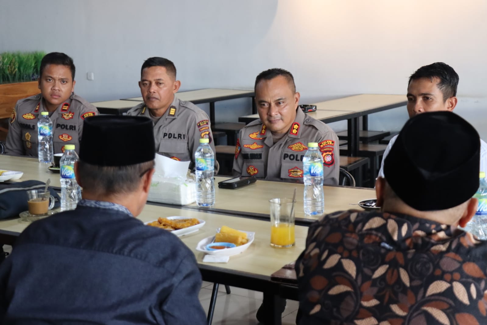 Kapolres Melawi Lakukan Silaturahmi Degan Para Tokoh Agama dan Tokoh Adat Perkuat Sinergitas