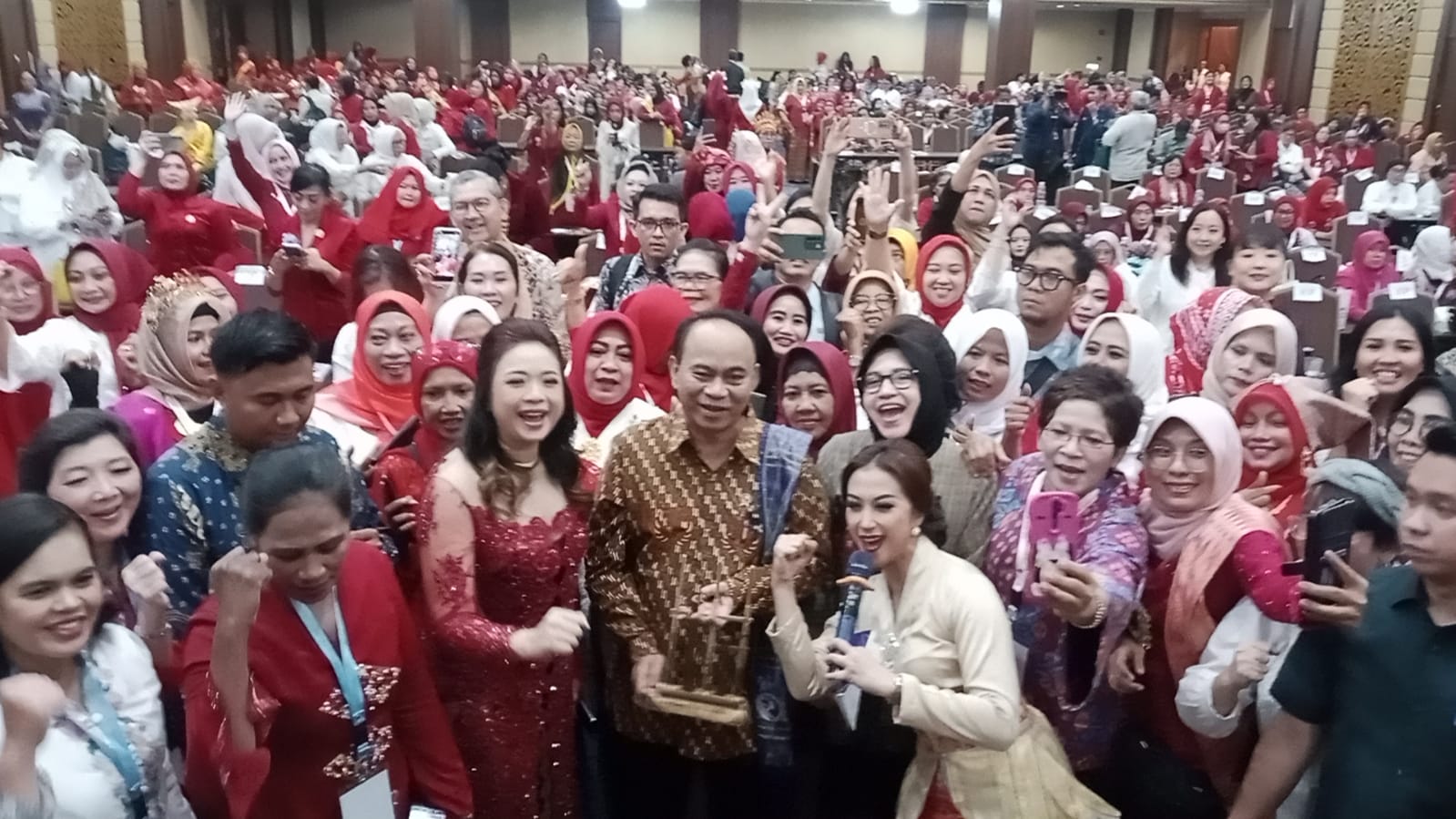 Keterangan foto: Keterangan foto: Dalam rangka memperingati Hari Kartini, Kongres Pejuang Perempuan Indonesia (KPPI) Menggelar Kegiatan Kongres Pada Jumat-Sabtu, 25-26 April 2025, bertempat di Golden Boutique Hotel, Kemayoran, Jakarta.