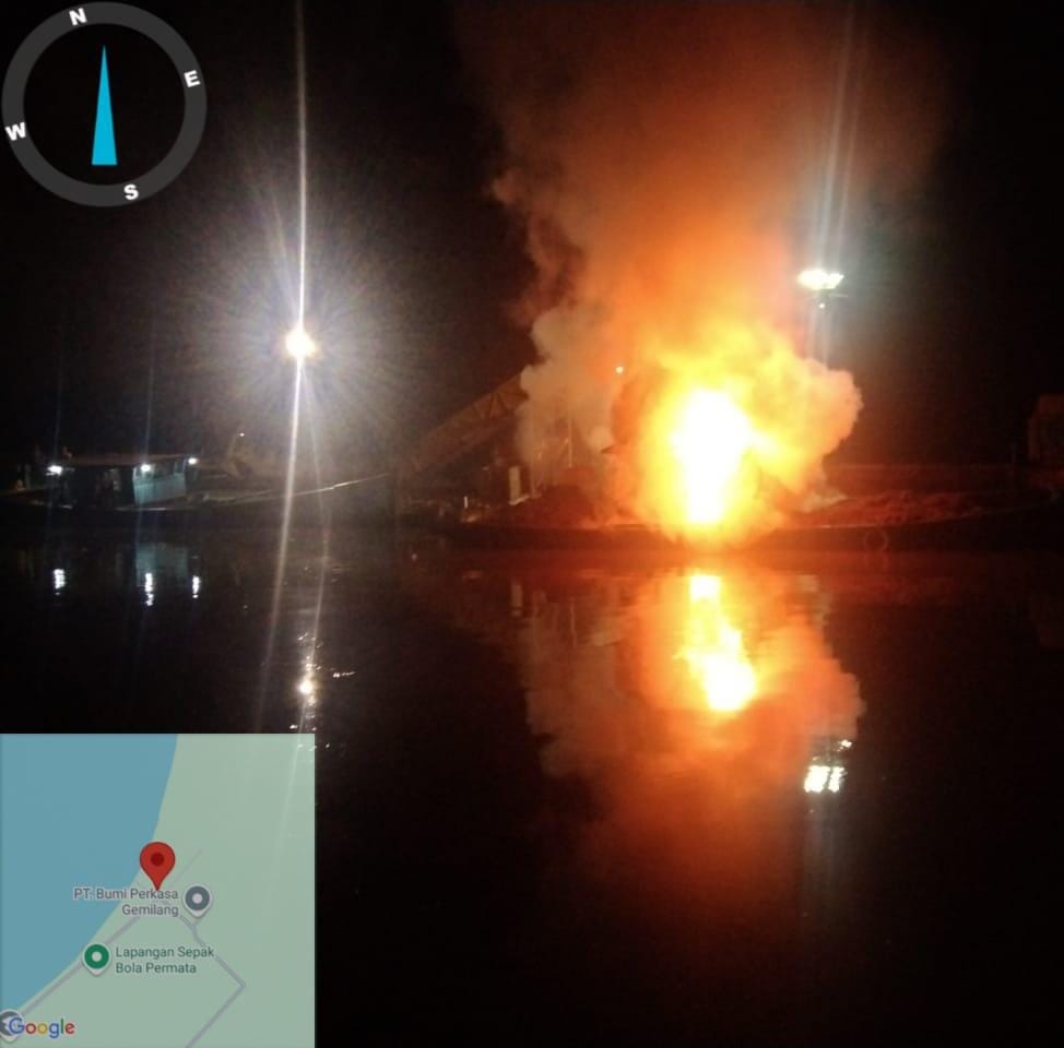 KM Putra Jaya Terbakar di Pelabuhan PKS 10 BPG, Diduga Akibat Ledakan Mesin Saat Pengisian BBM