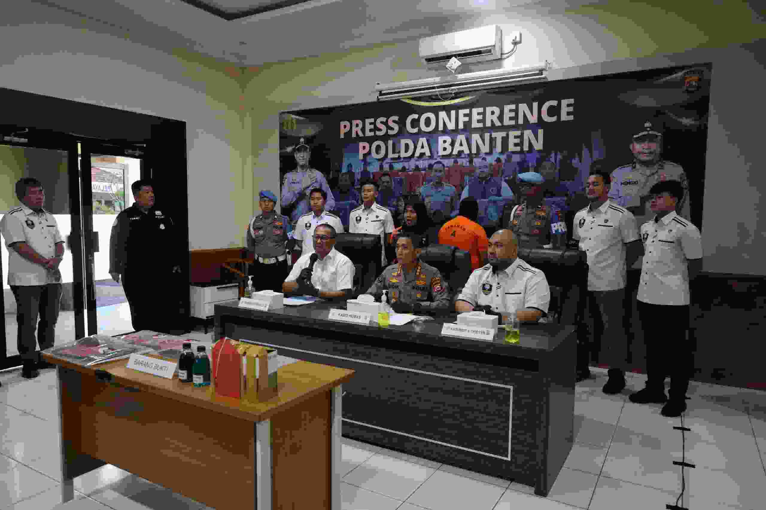 Keterangan foto : Konfrensi Pers Polda Banten, Rabu, 30/04/2025.