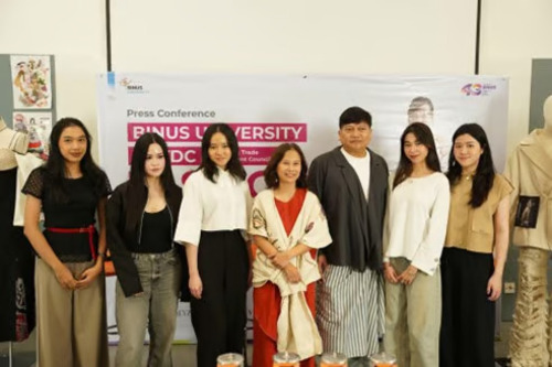 Reinterpretasi Budaya Indonesia di Hong Kong oleh Tim Desainer Muda Fashion Program BINUS University