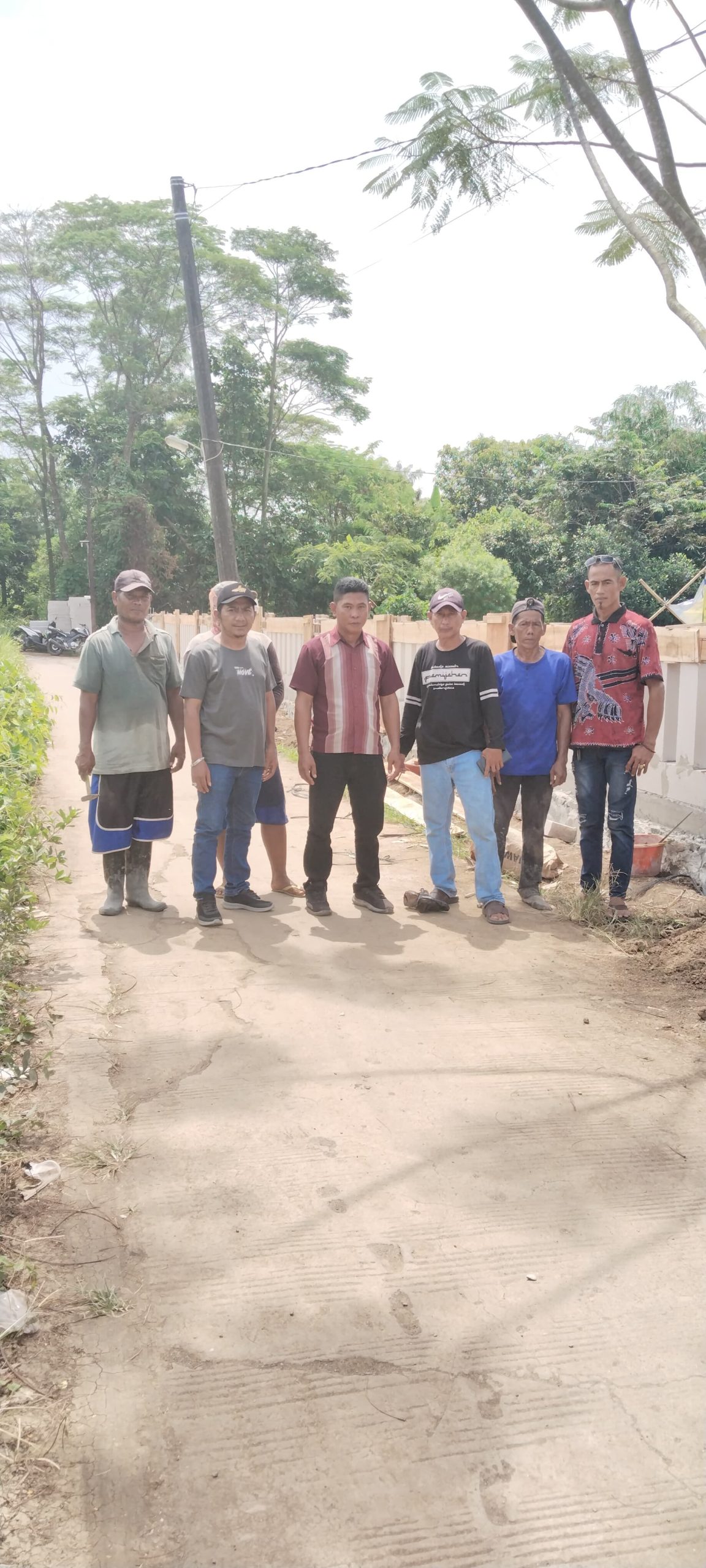 Pemagaran TPU Desa Labansari Didukung Penuh oleh LSM J. P. K. P Kabupaten Bekasi