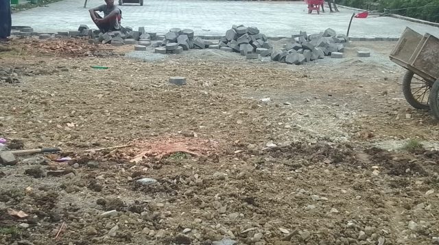 Pekerjaan Paving Block di SDN 05 Kedung Waringin Dianggap Amburadul