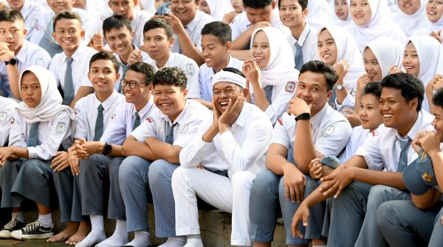 KDM Targetkan Angka Partisipasi Sekolah 12 Tahun