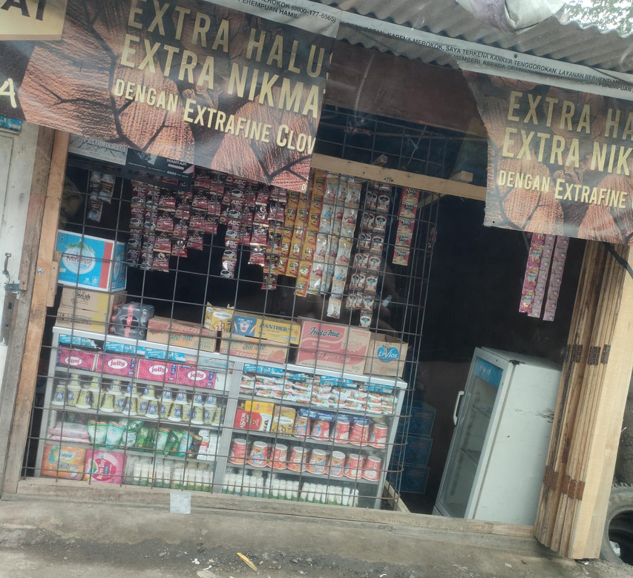 Penjual Obat Tramadol dan Eximer di Telukjambe Diduga Dibekingi Oknum Aparat