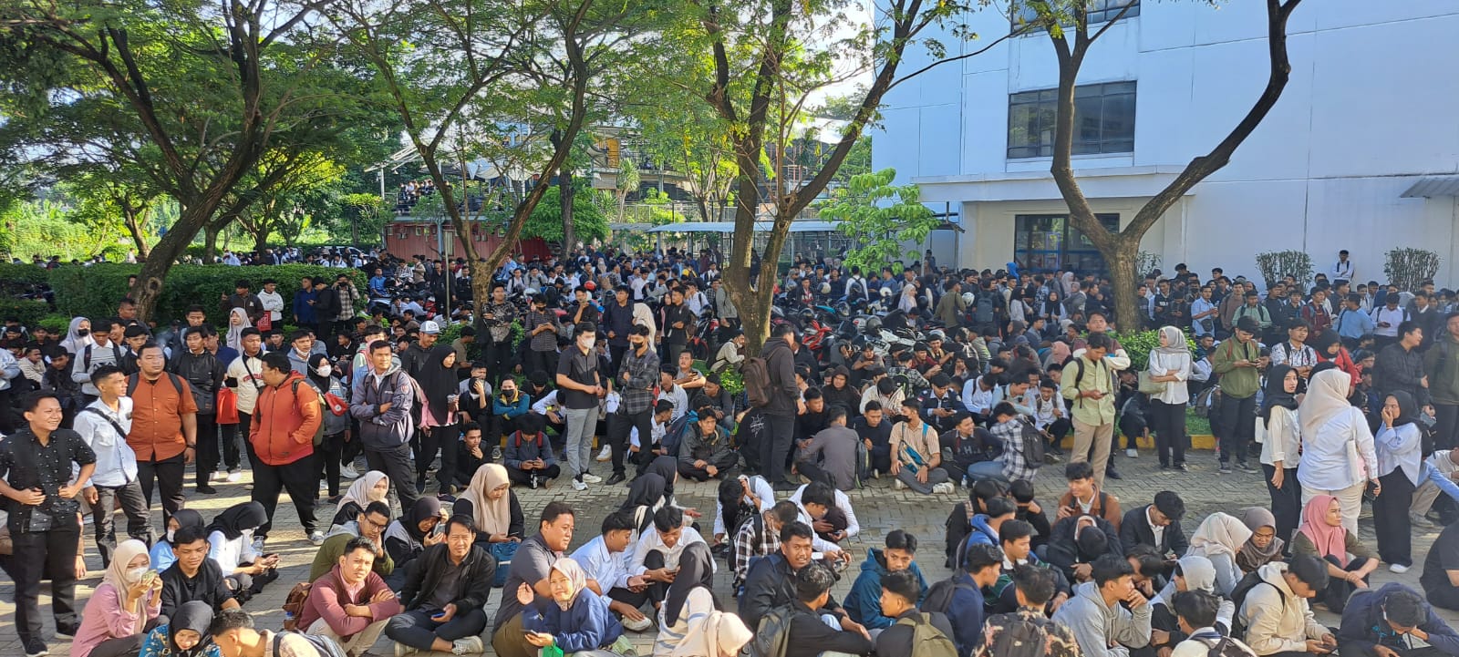 Plt.Disnaker Kab.Bekasi Sebut 6.12.041 Lamaran Masuk di Job Fair Bekasi Pasti Kerja Expo 2025, & 391 Pencaker Diterima di 17 Perusahaan