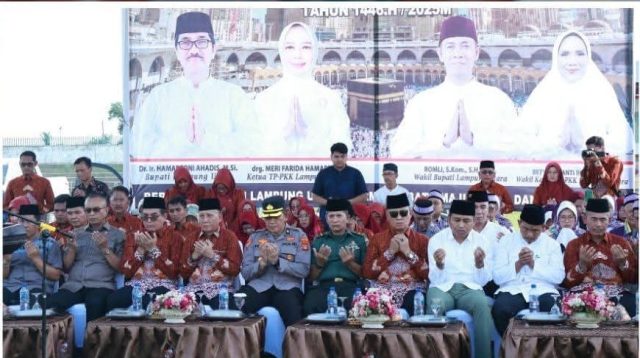 Pemkab Lampung Utara Lepas Keberangkatan Jemaah Haji Kloter 2 Tahun 2025 dengan Acara Khidmat