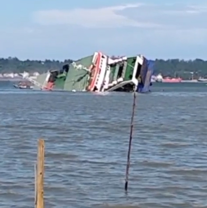 Kecelakaan Laut di Balikpapan: KMP MUHLISA Tenggelam, Penyebab Masih Didalami