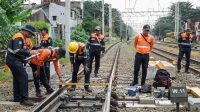 KAI Daop 1 Jakarta Konsisten Tingkatkan Keselamatan Perjalanan KA Lewat Cek Lintas Jalan Kaki