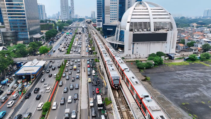 Lampaui Target, LRT Jabodebek Layani 202 Ribu Pengguna Selama Libur Panjang Waisak