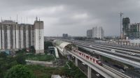 LRT Jabodebek Ajak Pengguna Lebih Waspada dan Manfaatkan Fasilitas Pengering Payung di Stasiun Selama Cuaca Hujan LRT Jabodebek Ajak Pengguna Lebih Waspada dan Manfaatkan Fasilitas Pengering Payung di Stasiun Selama Cuaca Hujan