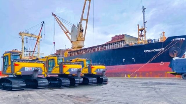 Pelindo Solusi Logistik Fasilitasi Mobilisasi Alat Berat dalam Proyek Strategis di Palembang